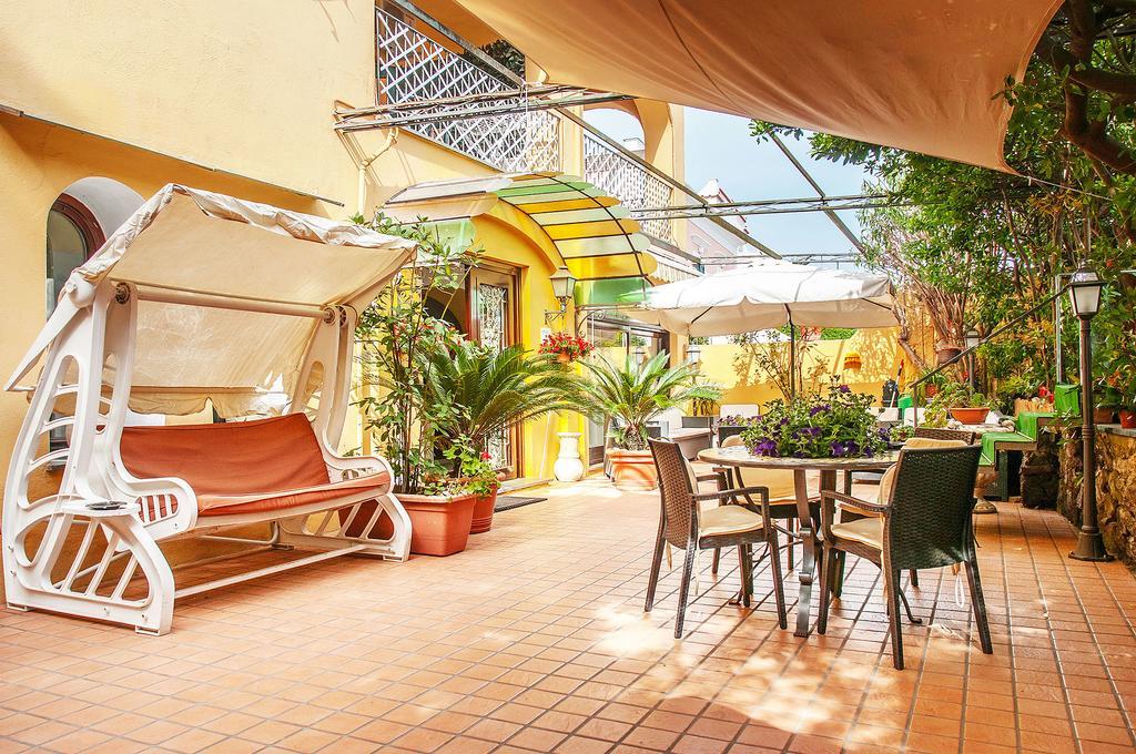 Hotel Annabelle Isquia Exterior foto