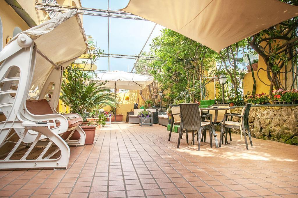 Hotel Annabelle Isquia Exterior foto