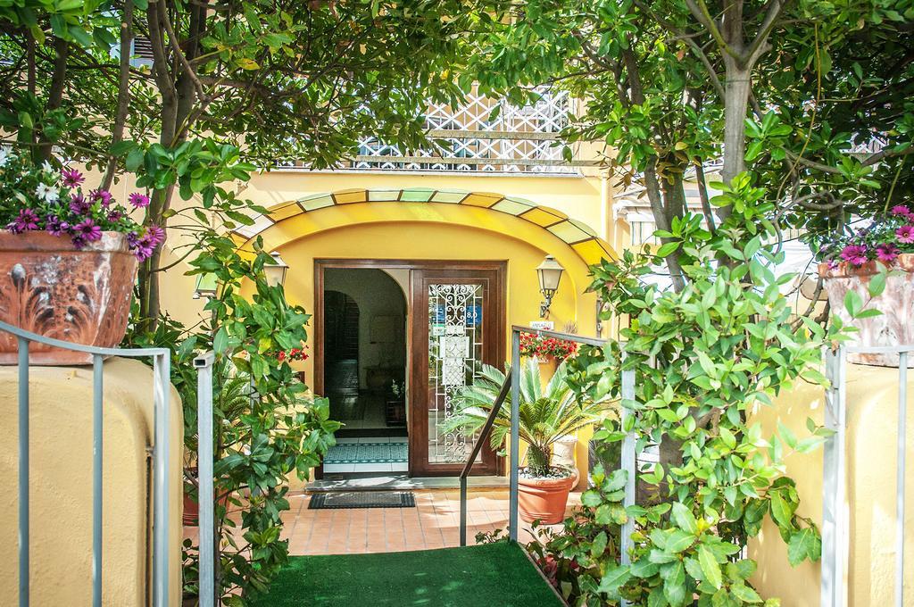 Hotel Annabelle Isquia Exterior foto