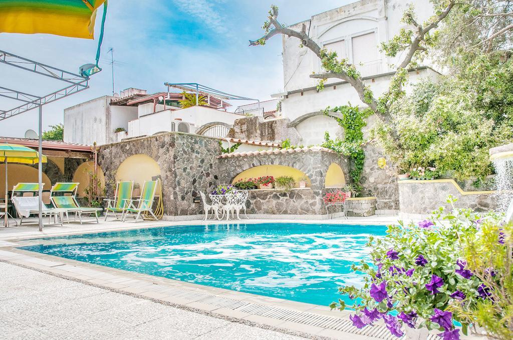 Hotel Annabelle Isquia Exterior foto