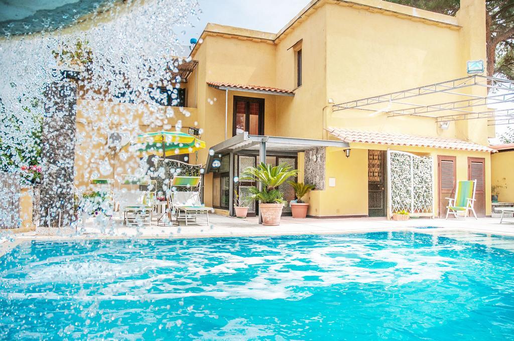 Hotel Annabelle Isquia Exterior foto