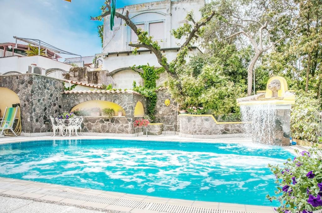 Hotel Annabelle Isquia Exterior foto