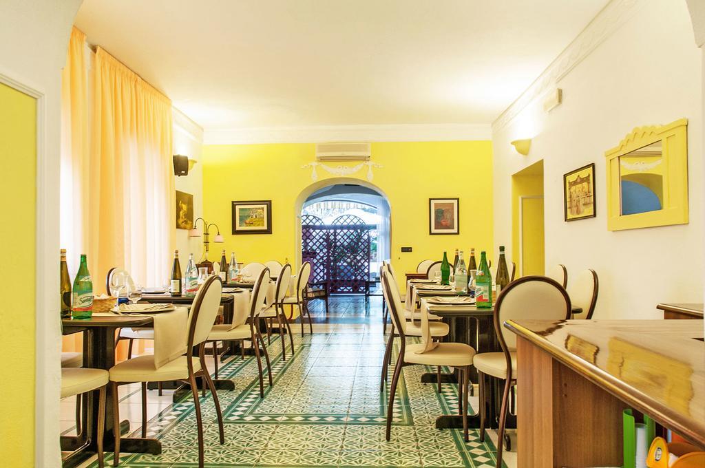 Hotel Annabelle Isquia Exterior foto