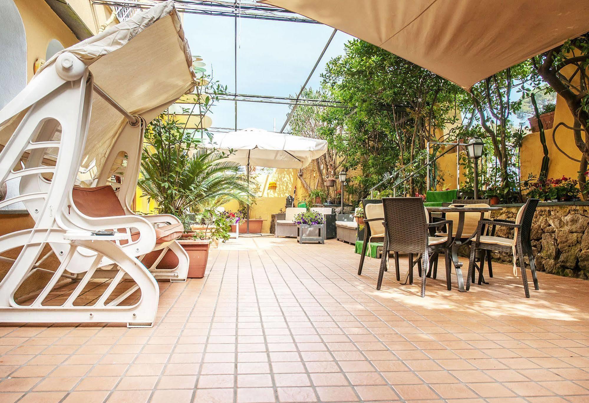 Hotel Annabelle Isquia Exterior foto