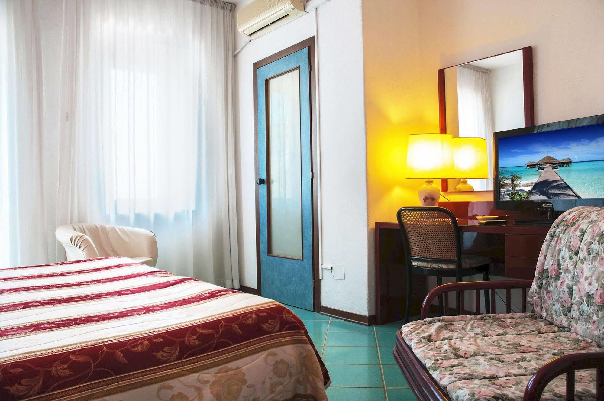 Hotel Annabelle Isquia Exterior foto