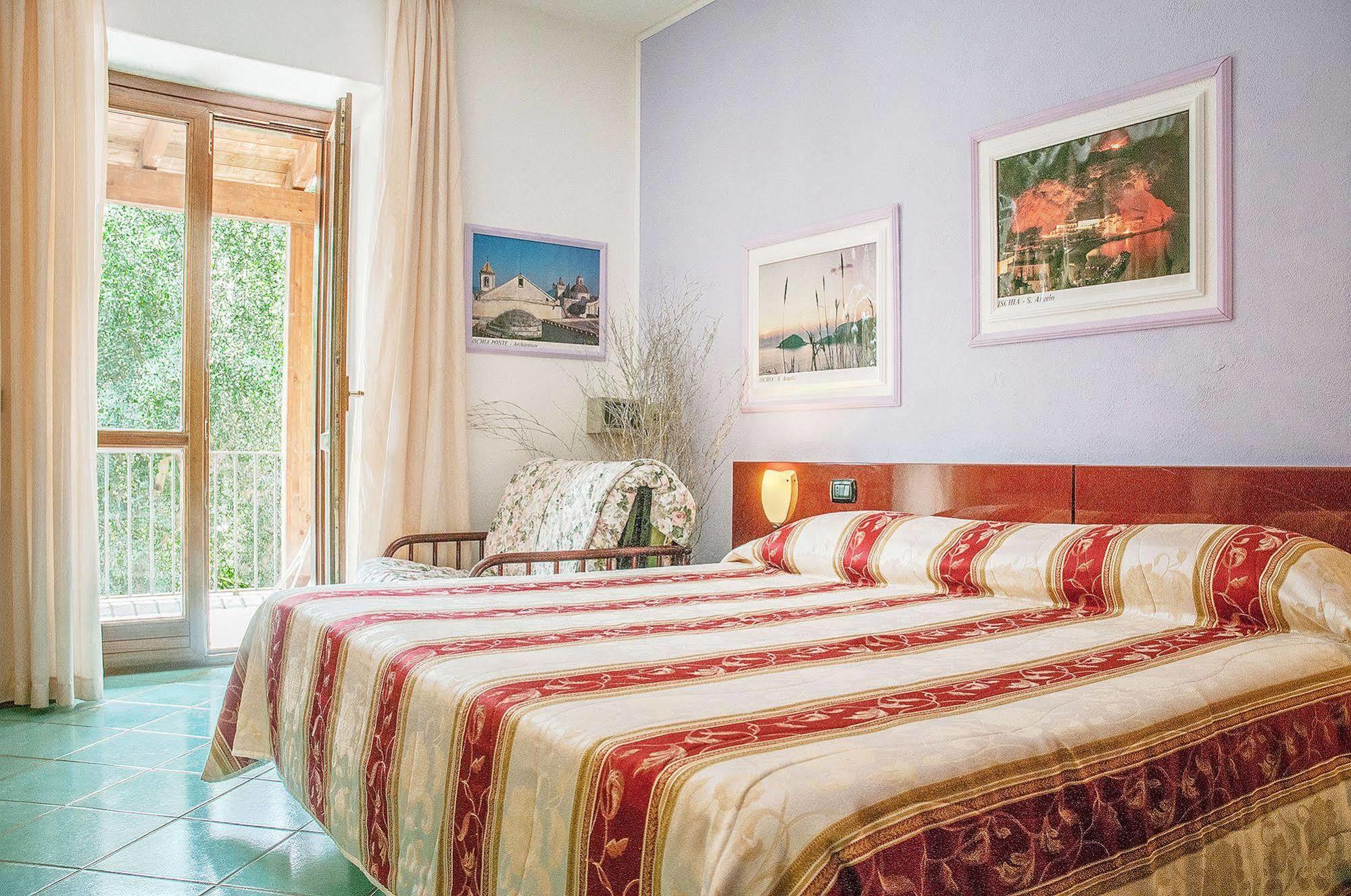 Hotel Annabelle Isquia Exterior foto